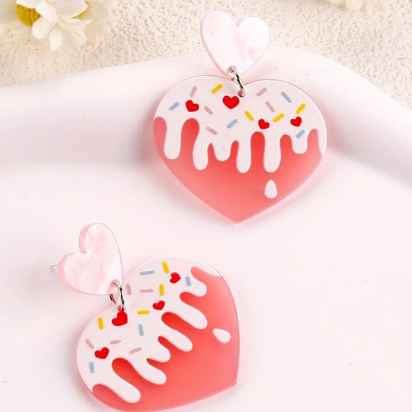 Adorable Acrylic Sprinkle Heart Earrings ❤️ - Picture 1 of 3